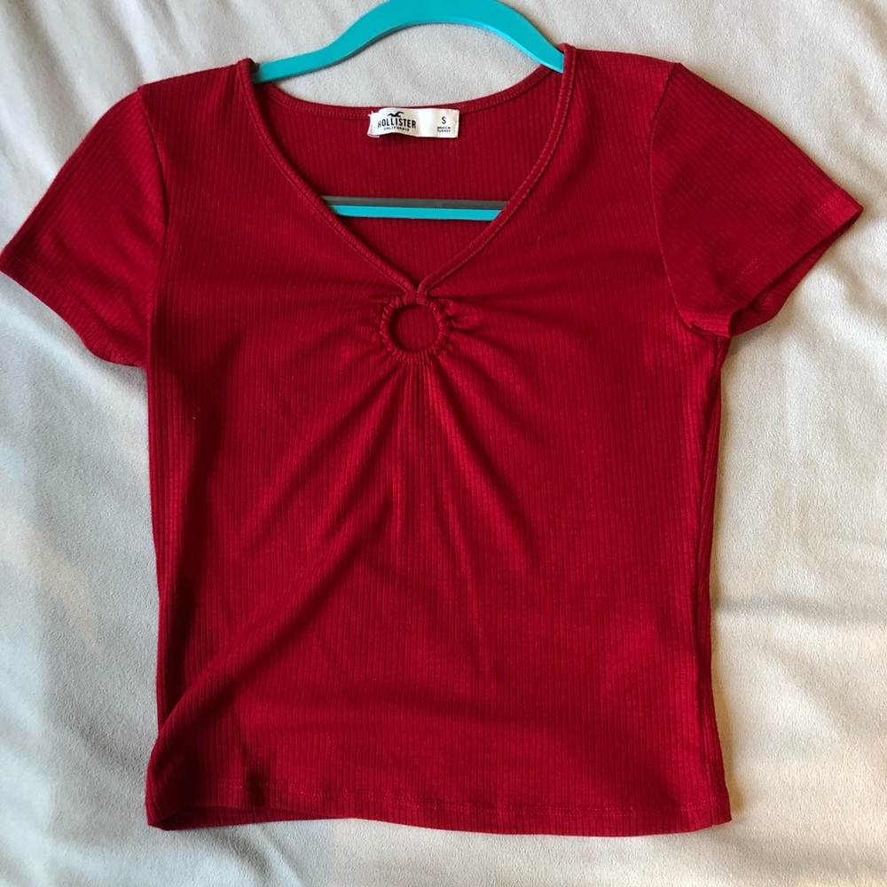 Fitted Hollister Tee